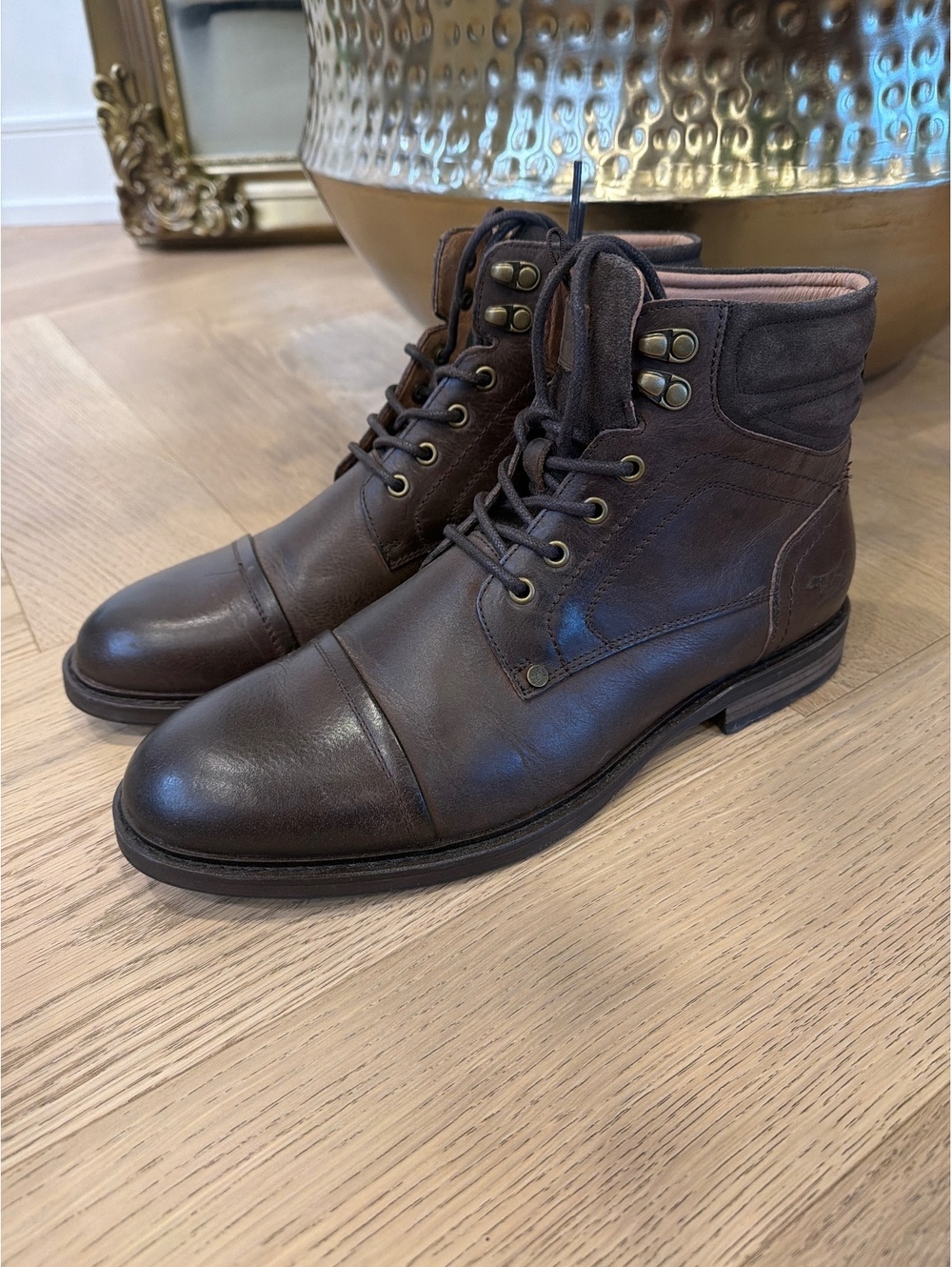 Like new Rodd & Gunn mens leather boots, size 44(11)